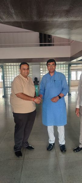 ૨૦૨૪ ની લોકસભા ચુંટણી માટે વલસાડ, નવસારી, બારડોલી અને સુરત લોકસભા આમ ચાર બેઠકો માટે લોકસભા ક્લસ્ટર પ્રભારી તરીકે શ્રી ભરતભાઈ પંડ્યાની નિમણૂંક કરવામાં આવી છે, એમને ખૂબ ખૂબ અભિનંદન સહ શુભેચ્છાઓ.